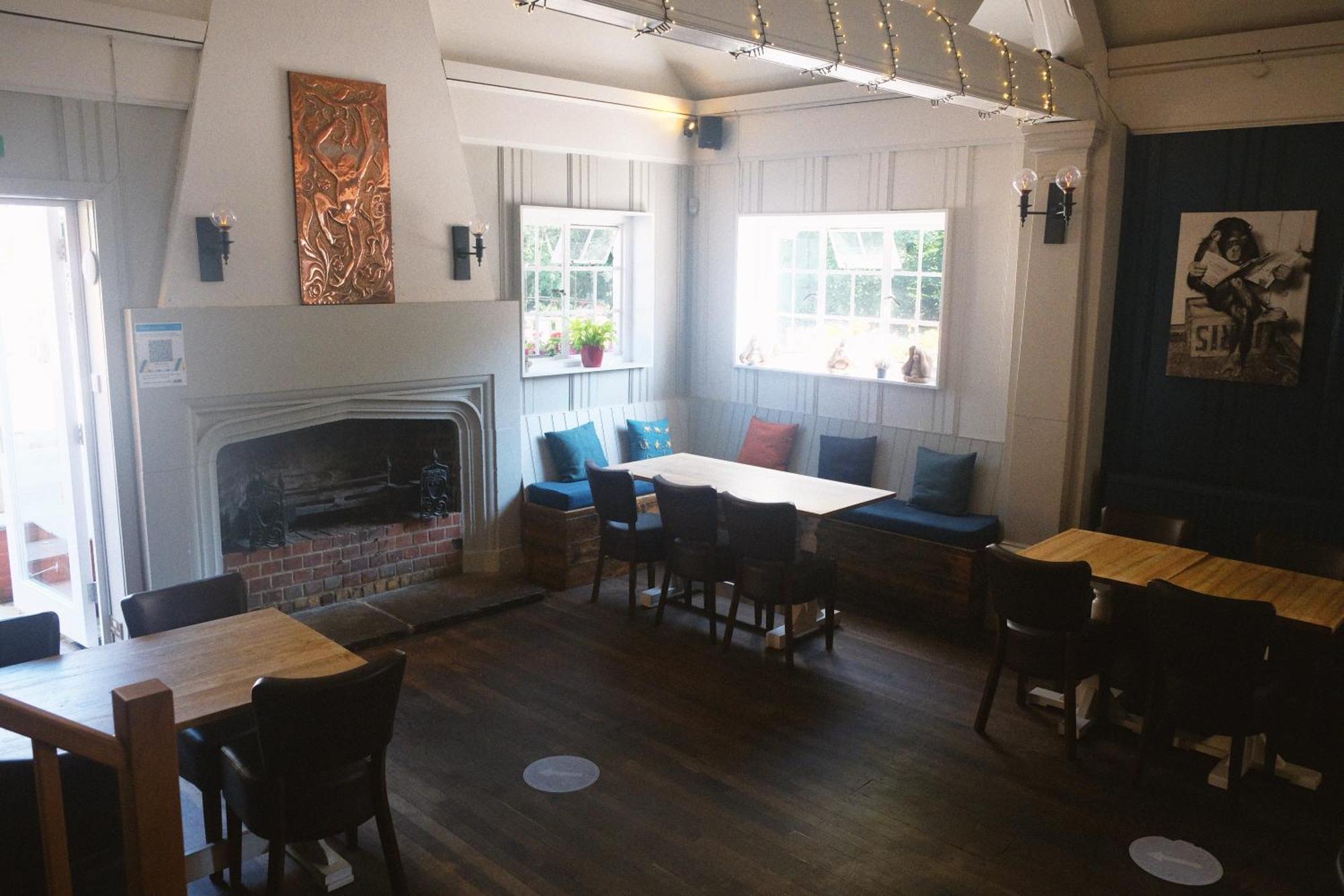 Monkey Brewhouse Hotel 2*